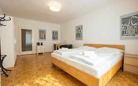 Central Living - Stephansdom Apartments