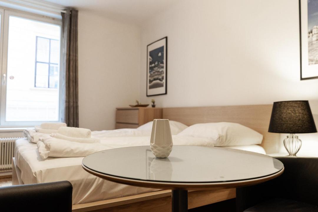 Central Living - Stephansdom Apartments Вена Номер фото
