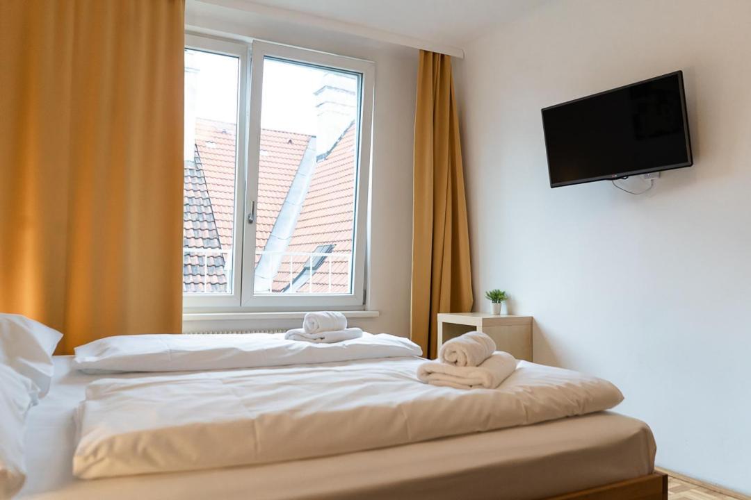 Central Living - Stephansdom Apartments Вена Номер фото