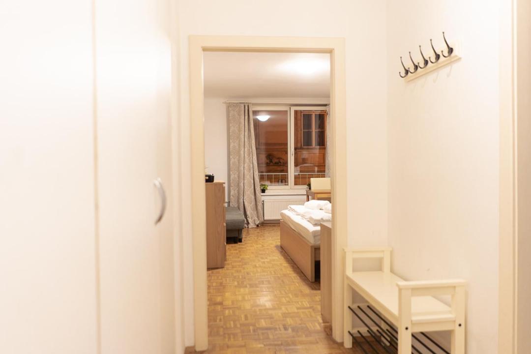 Central Living - Stephansdom Apartments Вена Номер фото